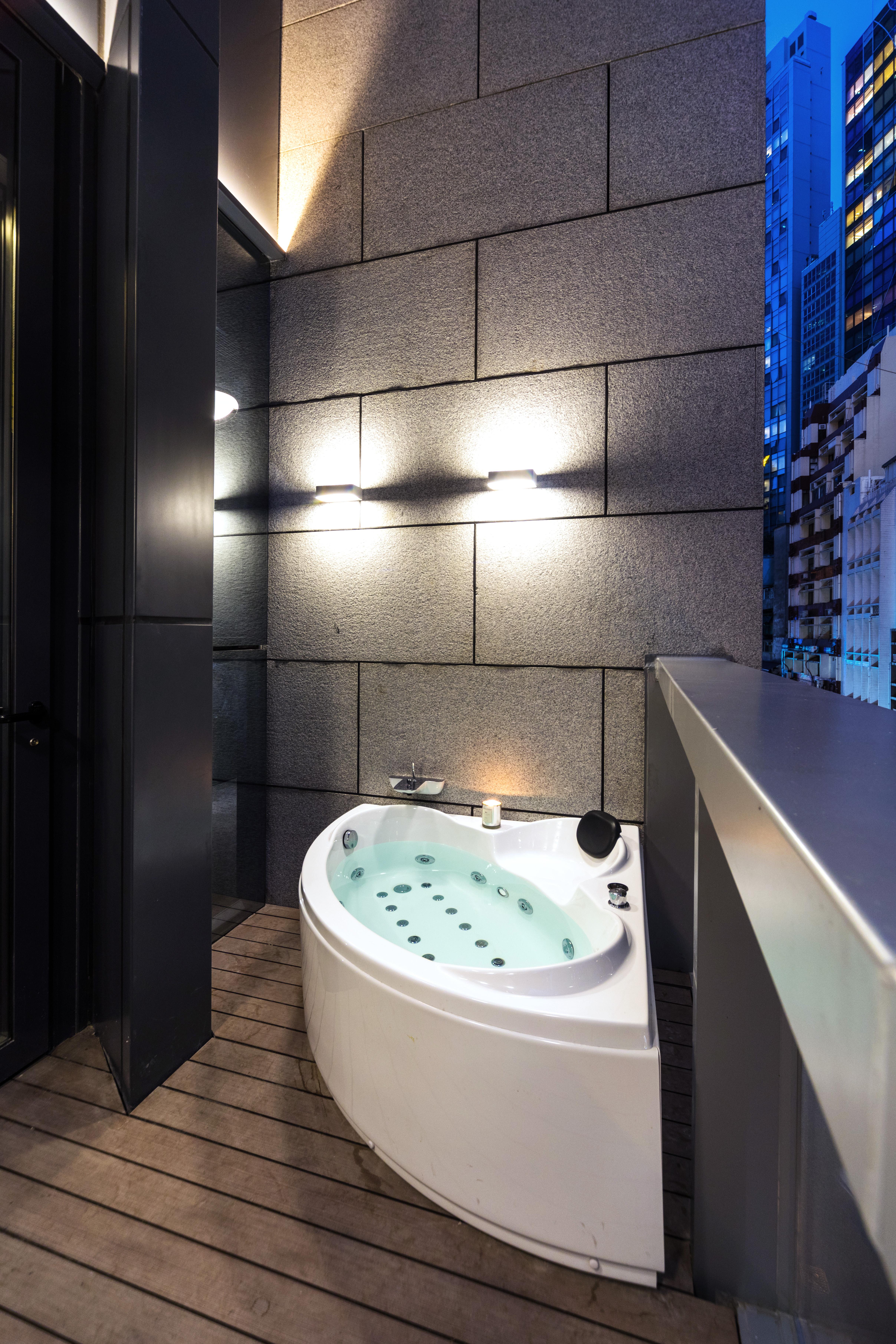 Khách sạn Akvo 4*